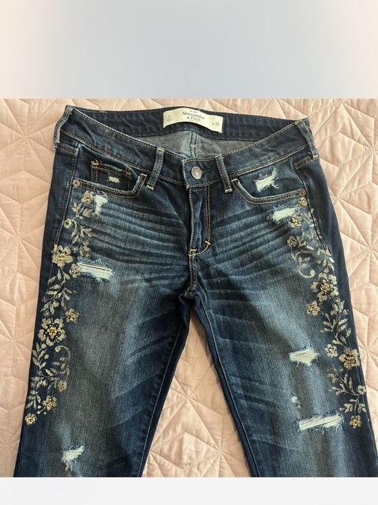 Abercrombie & Fitch Denim - Abercrombie & Fitch Dark Blue Skinny Jeans with Floral Embroidery
